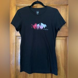 The North Face | Black & Pink Graphic Short-Sleeve T-Shirt | Size Medium